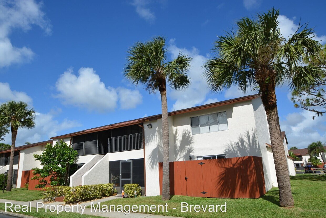 Foto principal - 620 Ridge Club Dr