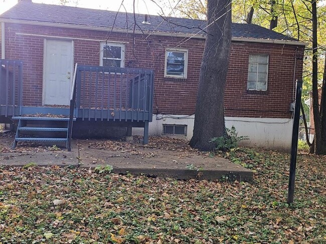 Building Photo - 1911 Mora Ln