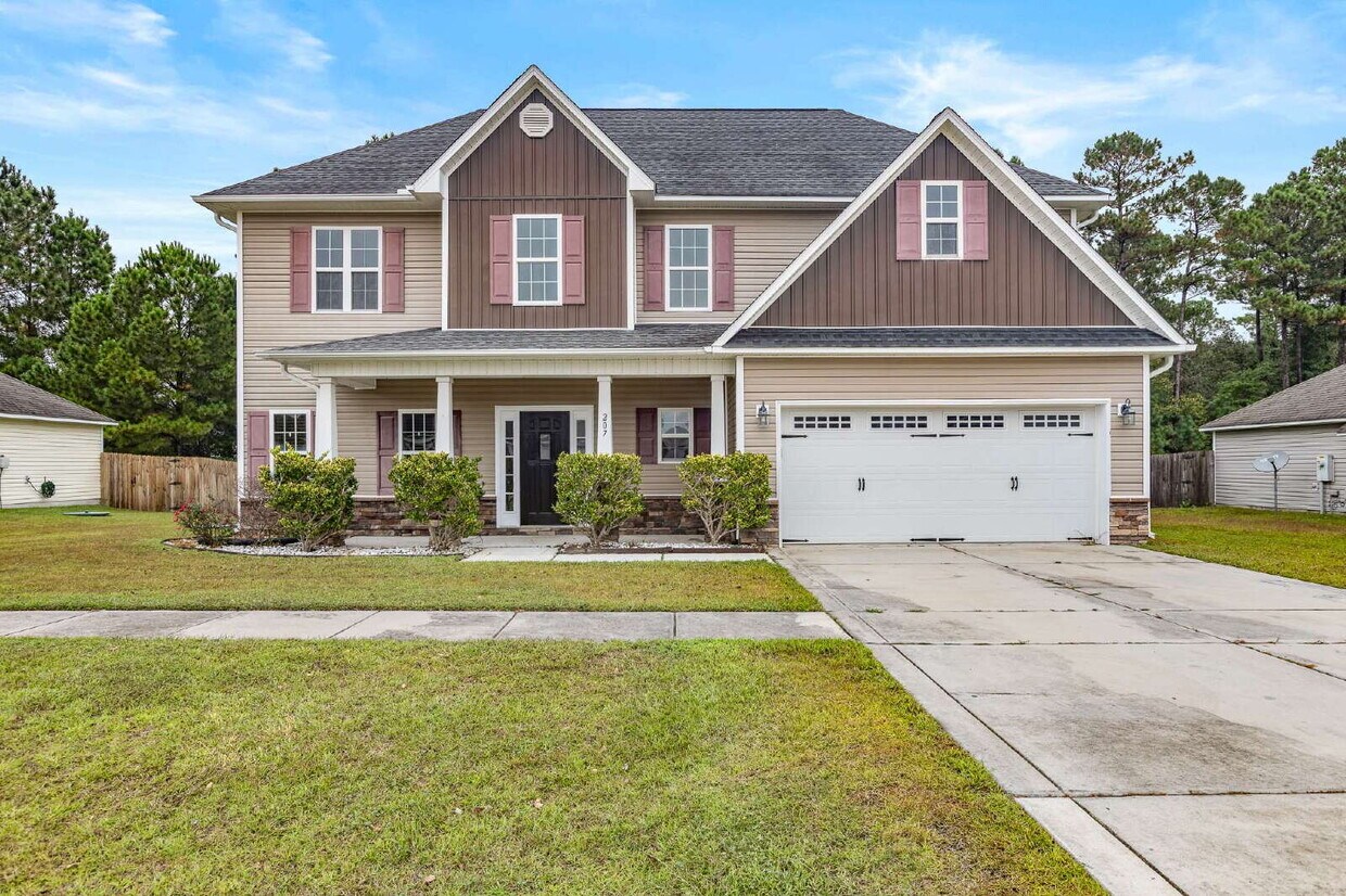 Primary Photo - Spacious 4-Bedroom Gem with 2.5 Baths in the heart of Jacksonville!