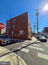 Building Photo - 1805 S 5th St