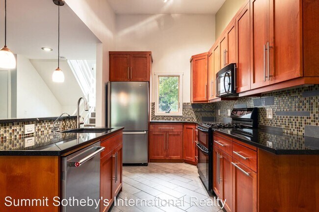 Foto del edificio - 4805 Meadow Loop Rd