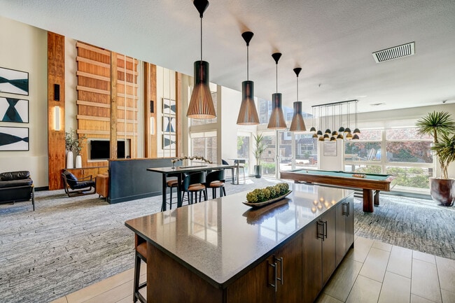 Building Photo - Heights at Interlocken