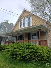 Building Photo - 527 White St.