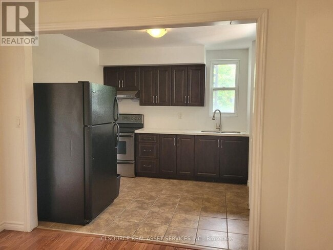 Building Photo - 44 Bartonville Ave W