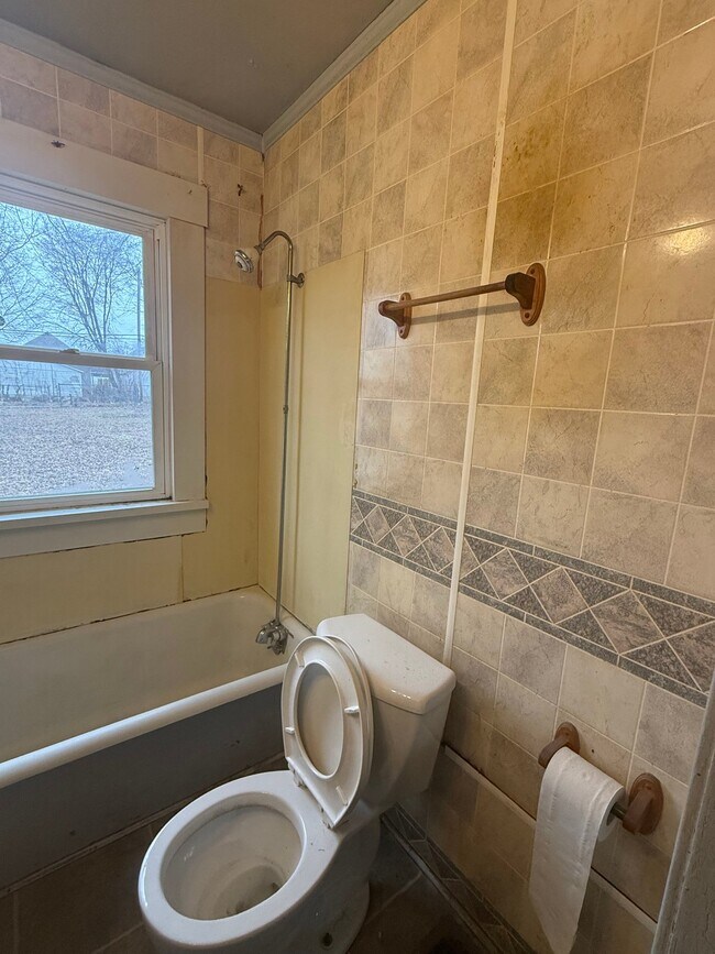 Foto del edificio - 1553 E Hickory St