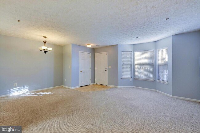 Foto del edificio - 8055 Brookstone Ct