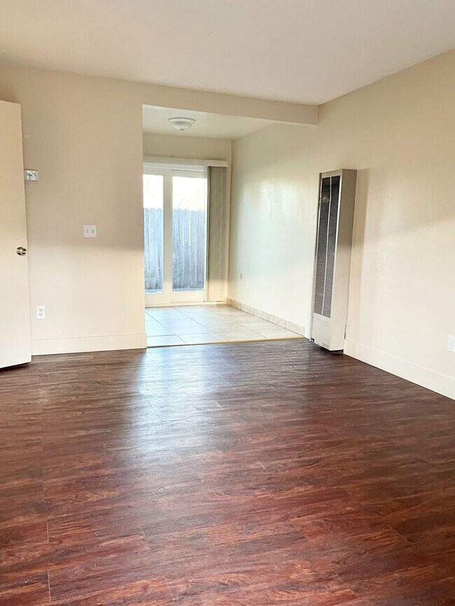 Building Photo - 1101 Jennings Ave