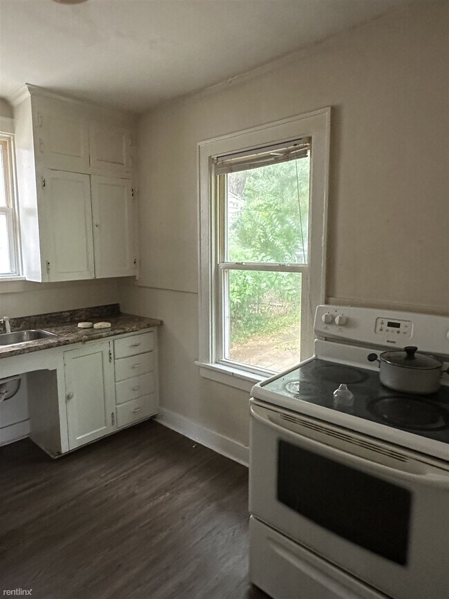 Foto del edificio - 2 br, 1 bath House - 3409 Northeast Madiso...