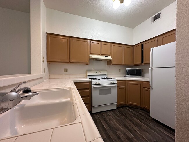 Building Photo - 3 BEDROOM CONDO ON FIRST FLOOR NEAR POOL W...