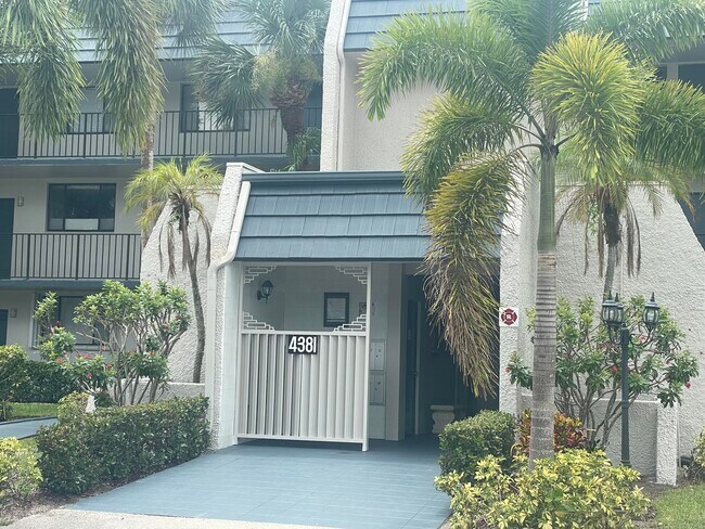 Foto del edificio - 4381 Trevi Ct