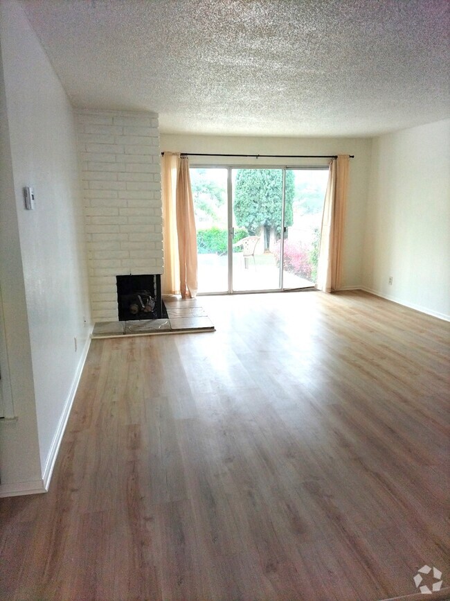 Building Photo - 14305 Augusta Dr