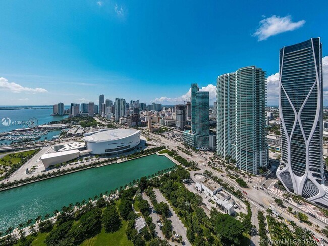 Foto del edificio - 1000 Biscayne Blvd