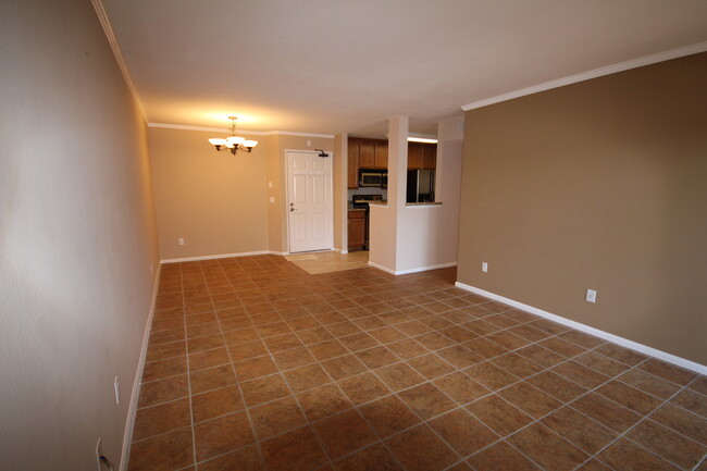 Building Photo - Upgraded 1 Bedroom UTC Condo in Quiet, Ser...