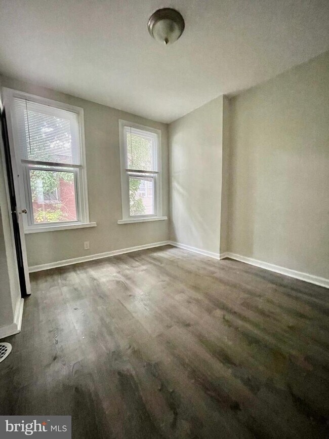 Foto del edificio - 5117 Ludlow St