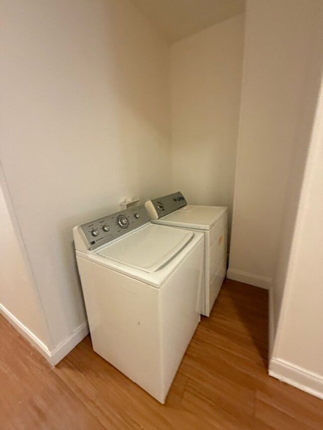 Foto del edificio - Spacious Home for Rent! W/D! Close to Publ...