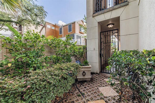 Building Photo - 6622 Wanita Pl