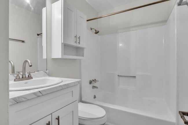 Building Photo - 108 Womack Rd