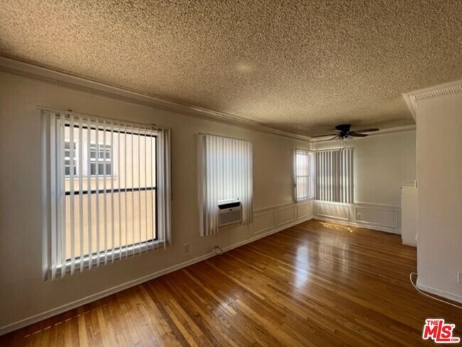Foto del edificio - 1223 S Orange Grove Ave