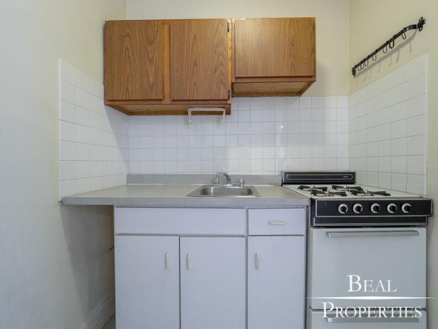 Building Photo - 1 bedroom in CHICAGO IL 60657