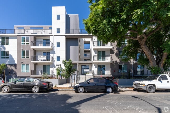 Building Photo - The Delano
