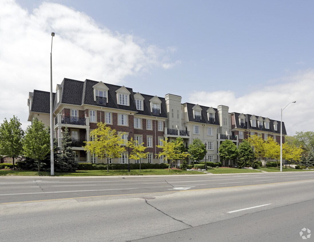 Applewood Terrace Apartments 3351 Cawthra Rd Mississauga, ON