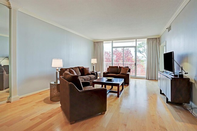 Foto del edificio - 121 N Post Oak Ln