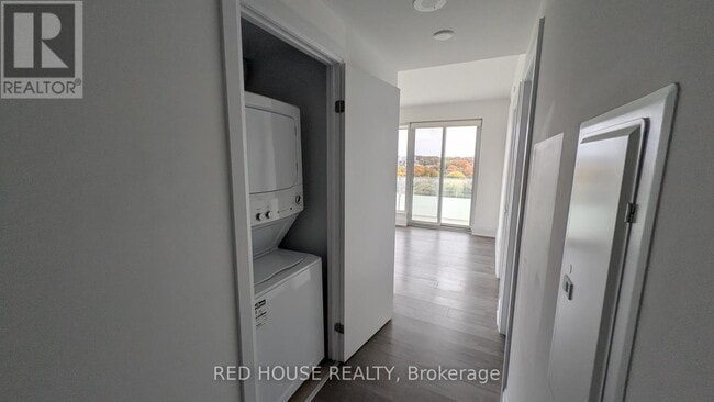 Building Photo - 20 Brin Dr