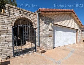 Building Photo - 2124 La Fonda Rd