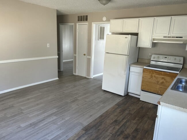 Photo - 3825 Queen Ann Cir House