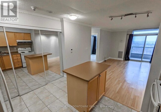 Building Photo - 3888 Duke of York Blvd