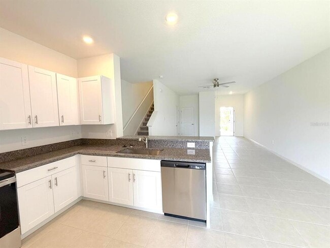 Building Photo - 32037 Spiceberry St