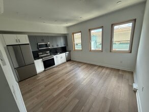 Building Photo - 1308 N Front St