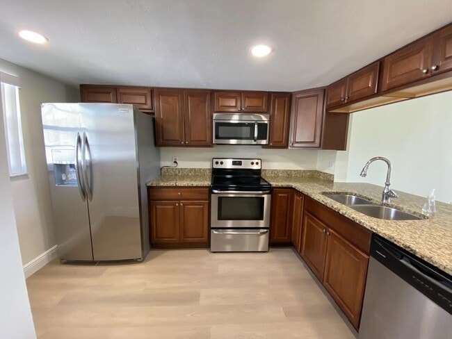 Building Photo - 1604 Palm Beach Trace Dr