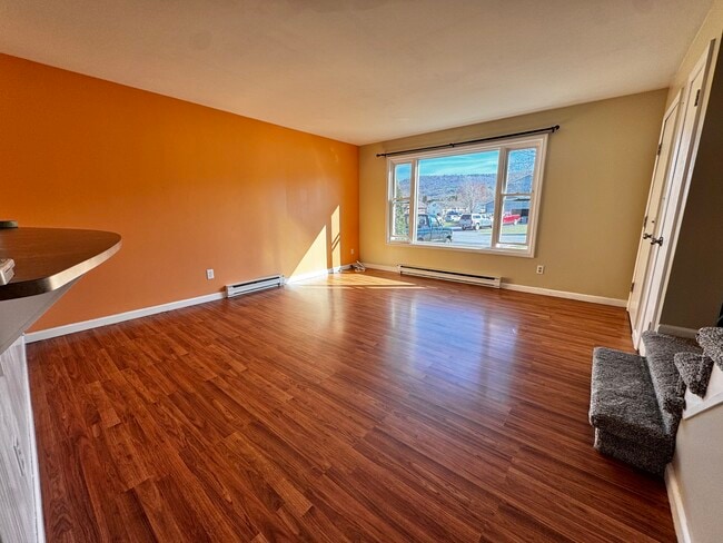 Living room and/or dining area - 36-38 Riverview Dr