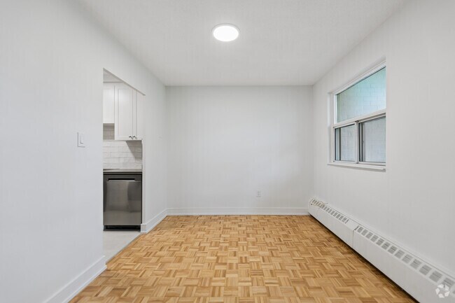 2 chambres, 1 salle de bain - 885 pi² - Salle à manger - 7 ALBERT ST