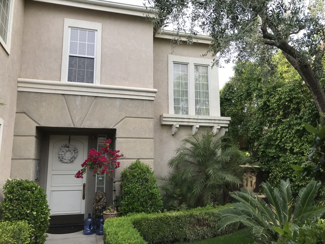 Entrance - 10379 N Pierpont Cir