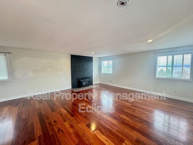 Foto del edificio - 10123 Cornell Ave S