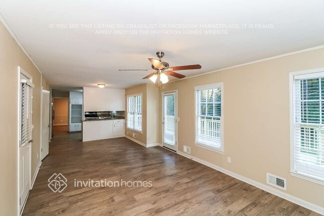 Building Photo - 2550 Raintree Way NE