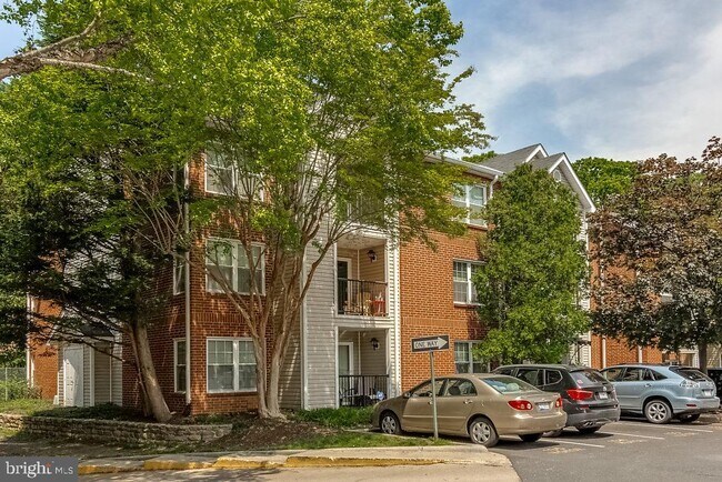 Building Photo - 3305 Wyndham Cir