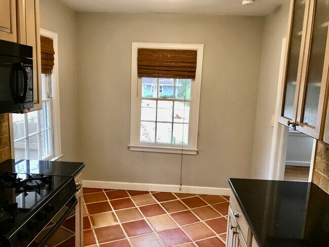 Foto del edificio - 4232 Timber Valley Ct