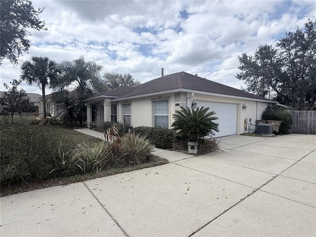 Foto del edificio - 10037 Crenshaw Cir