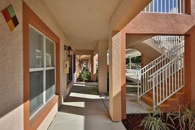 Building Photo - Santa Barbara Villas - Move in Special