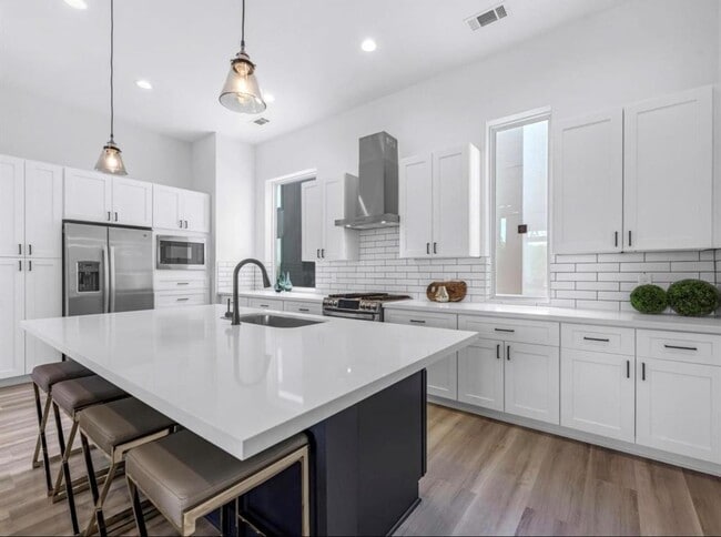 Foto del edificio - 5910 Val Verde St