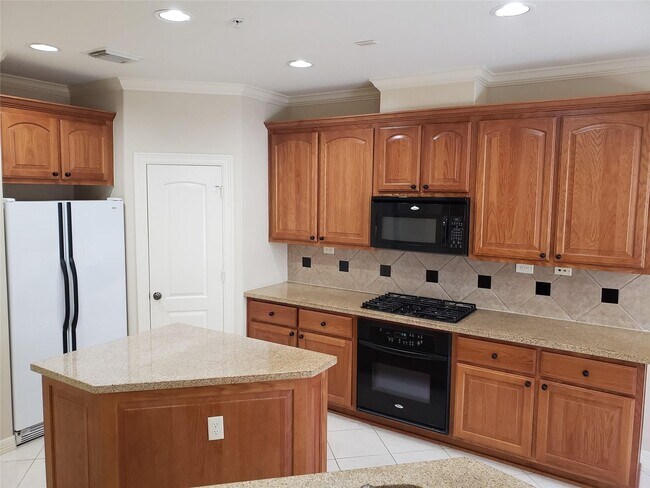 Foto del edificio - 4330 Lake Run Dr
