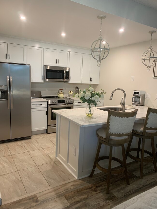Kitchen - 1111 Hampton Place Blvd