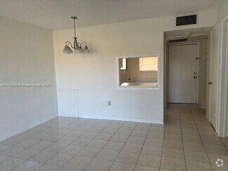 Building Photo - 20200 NE 27th Ct