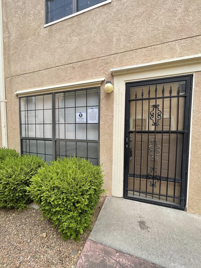 Foto del edificio - 6041 Sequoia Rd NW