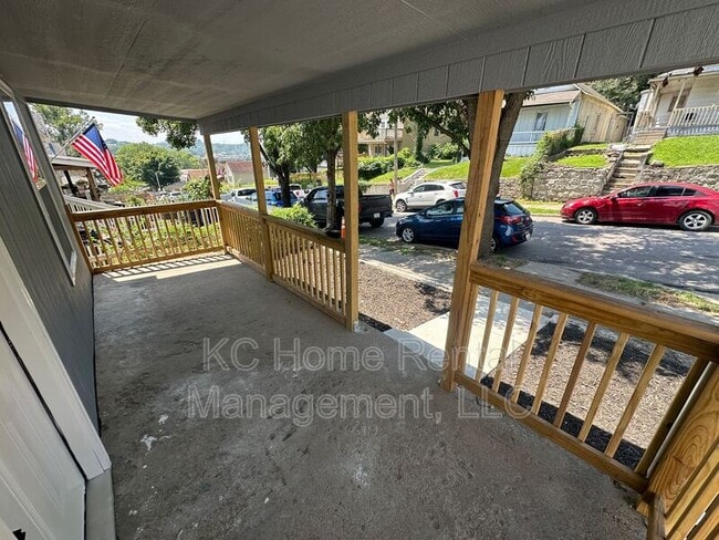 Building Photo - 2311 Jarboe St