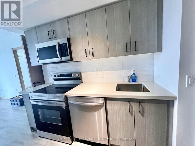 Photo du bâtiment - 3421 Sheppard Ave E