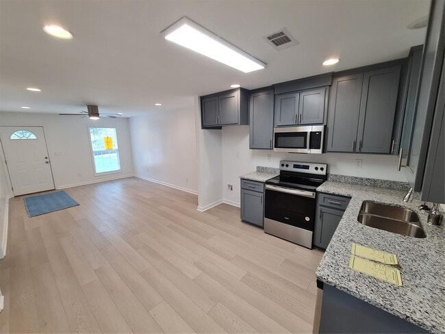 Building Photo - 516 N Northington St